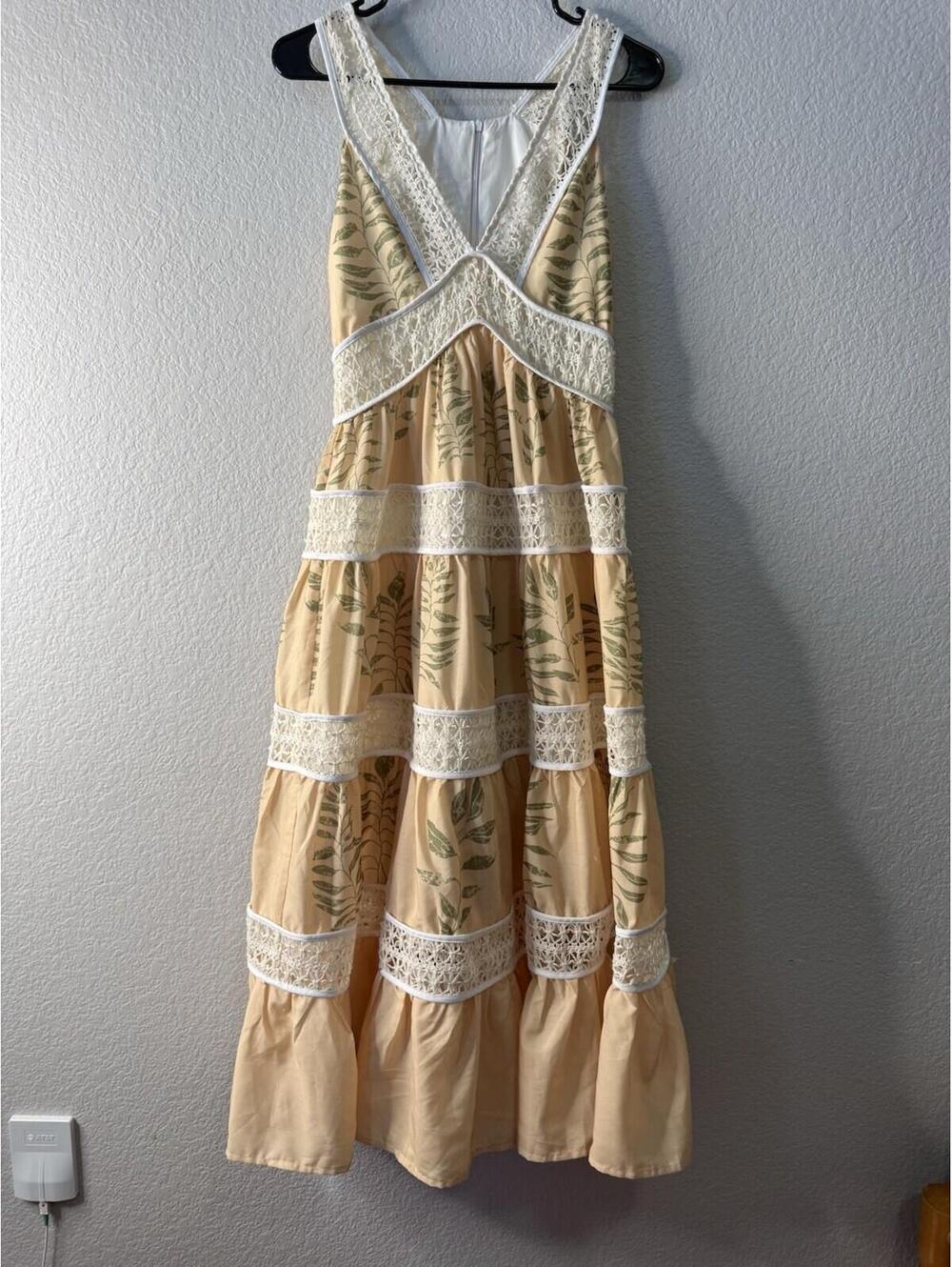 Soolinen Women’s Boho Maxi Dress Botanical Leaf Size Small with Lace Detail NWT